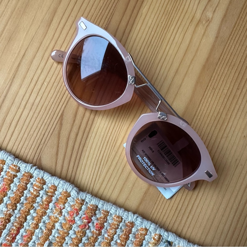Fossil pink sunglasses new with tag